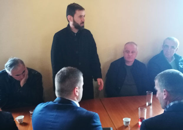 СКАНДАЛ КОД НИКШИЋА: Украо иконе, па у цркви извршио нужду